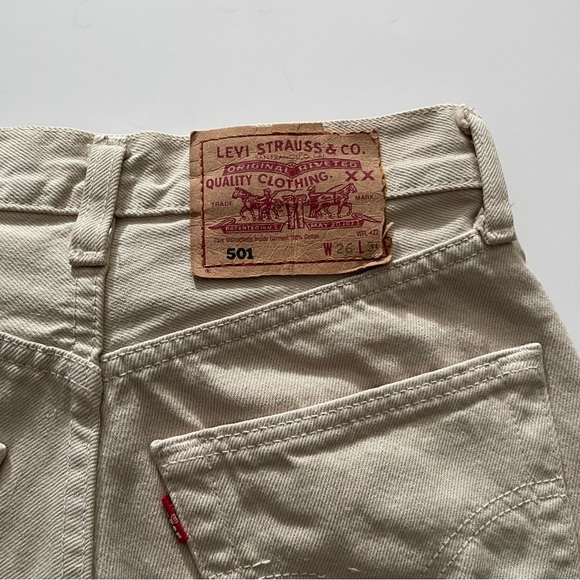 Levi's 501 Beige Tan Cutoff Shorts- size 26 - Picture 2 of 10